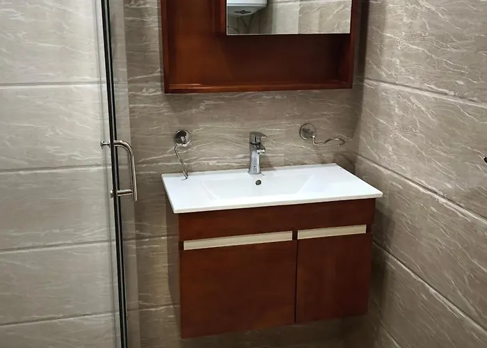 One Bedroom 2 - Restaurant Stadium *